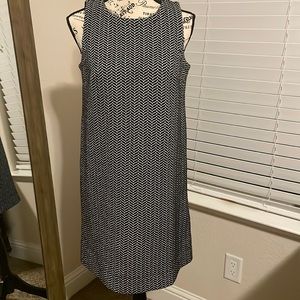 Sleeveless shift dress.
